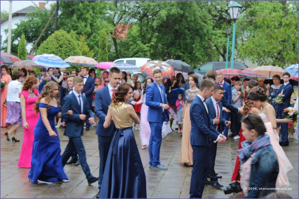 IMG_7526-1024x768-1028x687 Випускний бал Старосамбірської школи №1