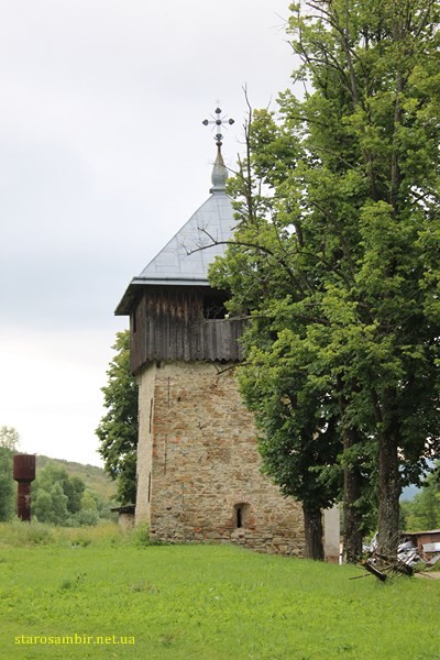 IMG_9116-Excursante-400x600 Лаврівський монастир – один з найважливіших духовних центрів Західної України