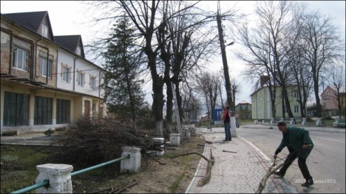 IMG_0133-800x600-500x281 В Старому Самборі відбуваються роботи з благоустрою міста