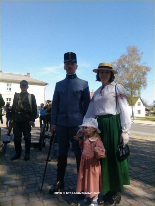 IMG_20180421_130051-800x600-500x666 На площі Ринок відтворили події часів проголошення ЗУНР