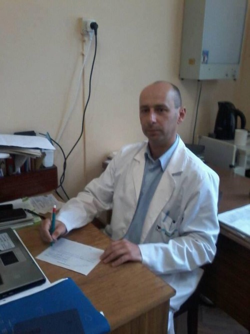 32810414_1463628153768843_4456203151430647808_n-500x667 Приймає кардіолог вищої категорії Артимовський Андрій Богданович