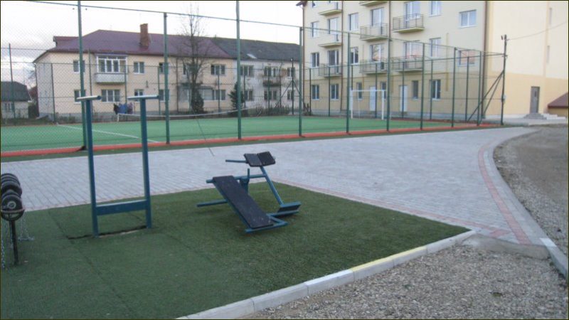 Oblashtuvannia-terytorii-navkolo-sportyvnoho-maydanchyka-po-vul.-Heroia-Ukrainy-B.-Sol-chanyka-800x600-800x450 Популяризація спорту в умовах сьогодення: як сприяють розвитку фізичної культури у Старому Самборі