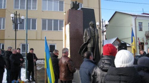 IMG_8784-800x600-1-500x281 У Старому Самборі відзначили день народження Степана Бандери (фото)