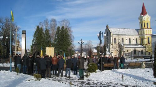 IMG_8793-800x600-1-500x281 У Старому Самборі відзначили день народження Степана Бандери (фото)