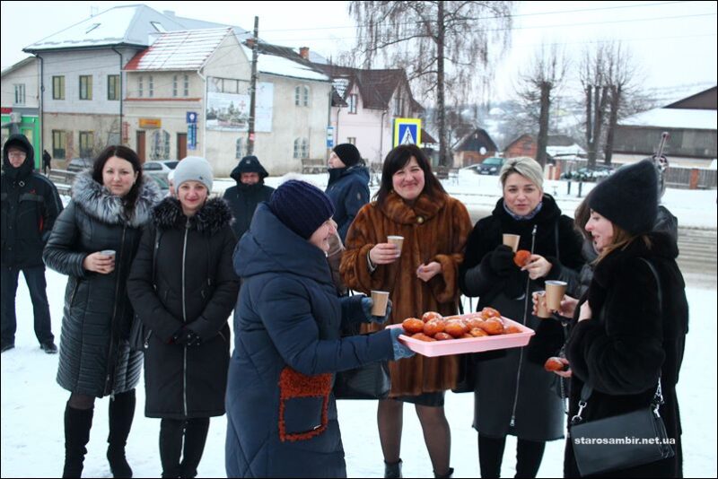 IMG_3598-800x600-Starosambirs-ki-visti-800x534 У Старому Самборі провели фестиваль колядок та щедрівок «Різдвяні візерунки»
