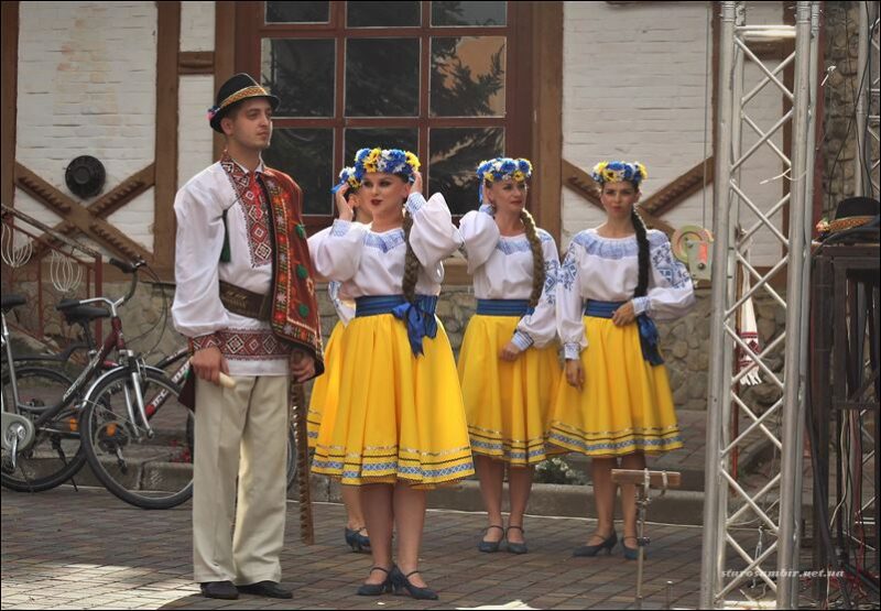 IMG_6349-Starosambirski-visti-800x555 Ансамбль “Верховина” виступив у Старому Самборі