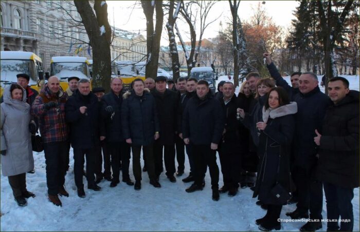 320395356_866286571165011_3634975004400302395_n-Starosambirski-visti-700x452 Новий шкільний автобус передали для Старосамбірської громади