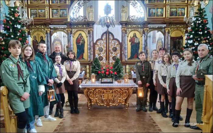 Vyfleiemskyy-vohon-20-Starosambirski-visti-700x438 Вифлеємський вогонь прибув до Старого Самбора