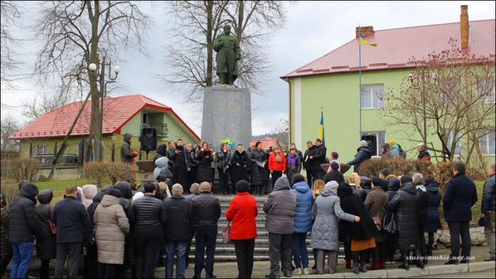 IMG_0069-Starosambirski-visti-700x394 У Старому Самборі громада вшанувала пам'ять Тараса Шевченка