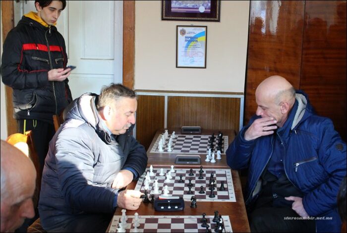 IMG_0108-Starosambirski-visti-700x470 У Старому Самборі триває шаховий турнір