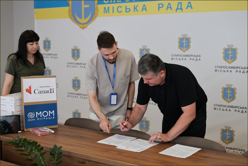 IMG_7763-Starosambirska-miska-rada Старосамбірська громада отримала планшети від МОМ