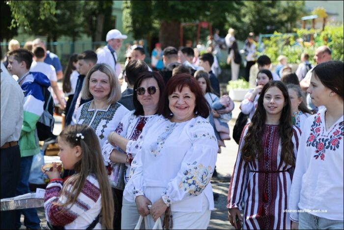 IMG_7046-Starosambirski-visti-700x467 День вишиванки у Старому Самборі