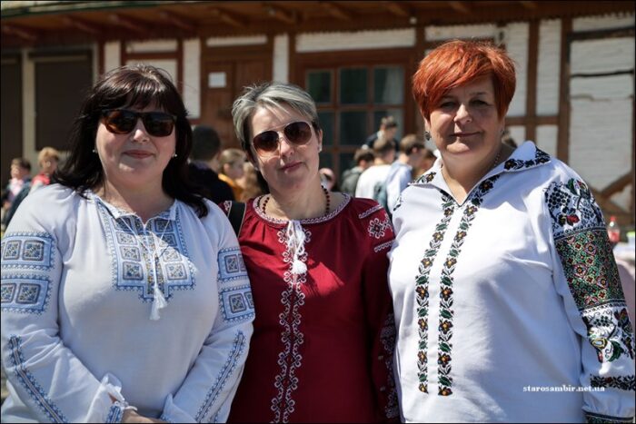 IMG_7061-Starosambirski-visti-700x467 День вишиванки у Старому Самборі