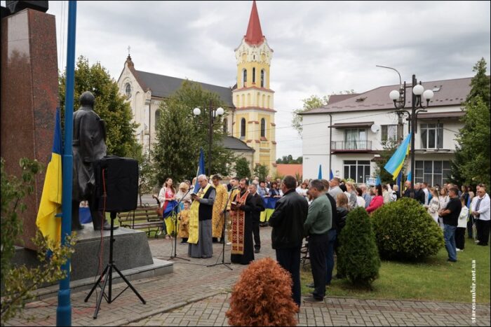 536269741_1216751960479202_4761142140200695873_n-Starosambirski-visti-700x467 День Прапора та День Незалежності