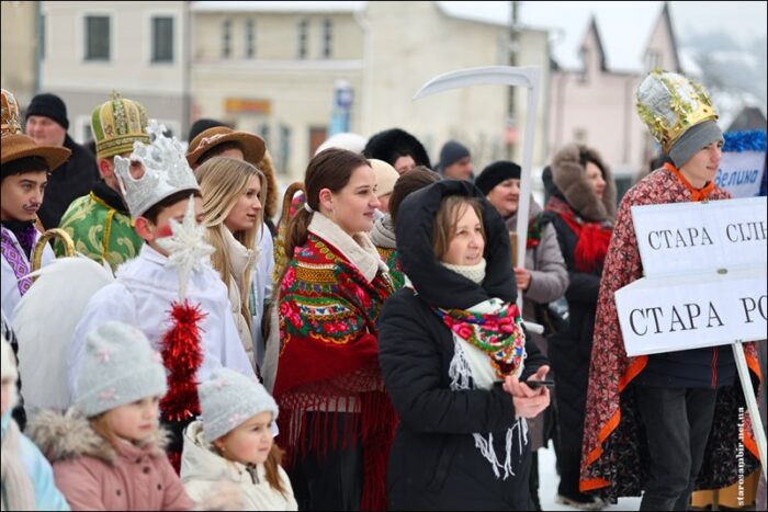 IMG_1193-Starosambirski-visti-700x467 Коляда єднає нас: відео фестивалю вертепів