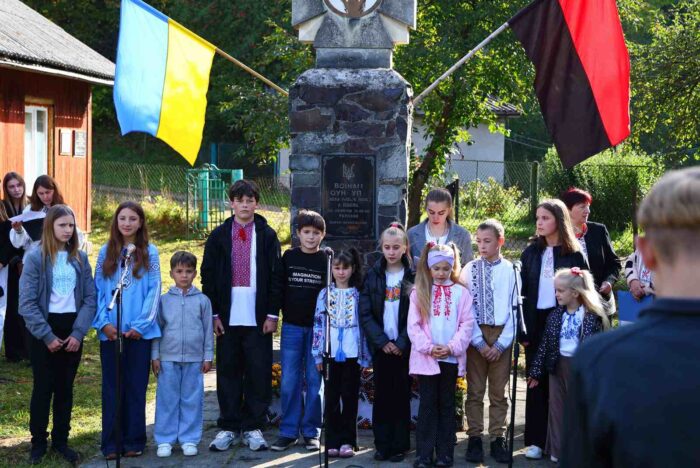IMG_4839-foto.starosambir-700x468 У селі Кобло вшанували Героїв