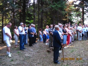 IMG_0817-300x225 Фото панахиди на горі "Острогірка" в серпні 2009 року
