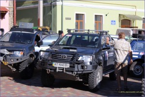 IMG_9716-1024x768-300x200 В Старому Самборі на Прикарпатті стартував 2-й етап змагань позашляховиків «Кубок Львова 2016» (фото+відео)